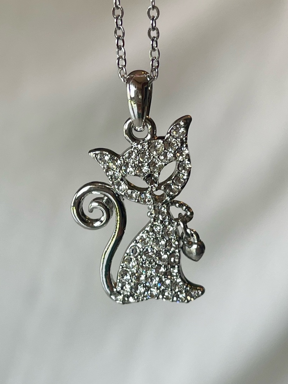 Kitty Cat Pendant with Rhinestone Silver Tone Necklace